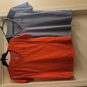 Set of 2 V-Neck Athletic Tops Size L